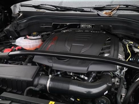New 2025 Alfa Romeo Stelvio Sprint image 7