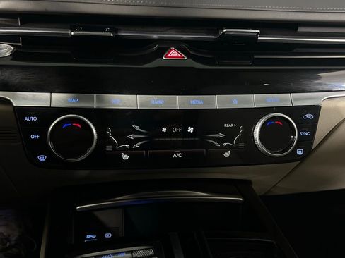 Used 2021 Genesis G80 2.5T image 16