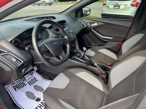 Used 2018 Ford Focus ST image 26