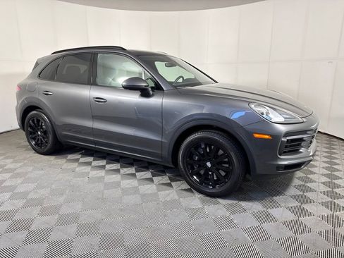 Used 2023 Porsche Cayenne AWD/4WD image 7