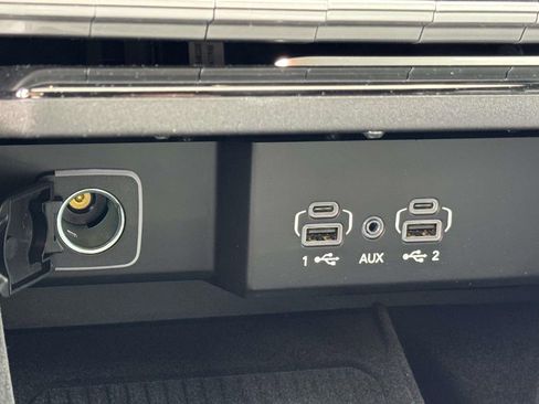 New 2026 Jeep Grand Wagoneer L 4WD w/ Premium Group I image 21