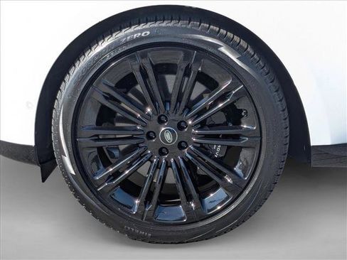 Certified 2024 Land Rover Range Rover SE image 27