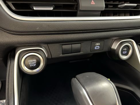 Used 2025 Toyota Grand Highlander AWD image 34