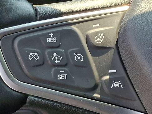 Used 2023 Chevrolet Equinox Premier AWD/4WD image 22