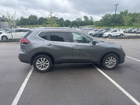 Used 2018 Nissan Rogue SV w/ Sun & Sound Touring Package FWD image 2