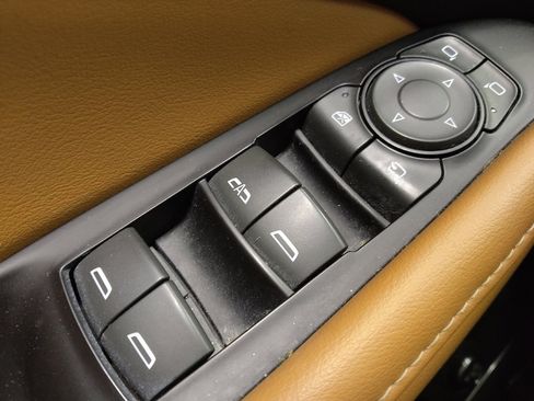 Used 2018 Buick Enclave Premium w/ Trailering Package image 27