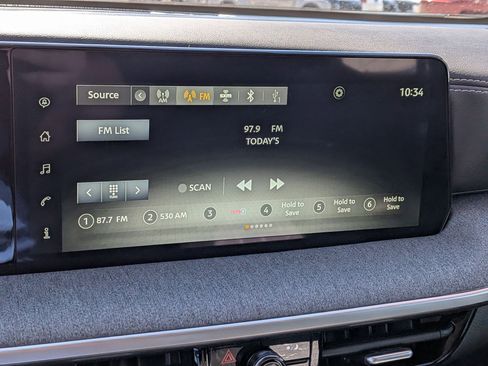 Used 2025 Nissan Kicks SV AWD/4WD image 19