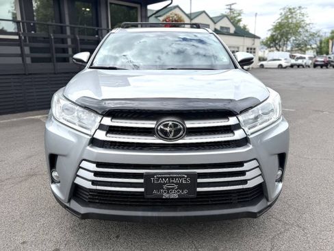 Used 2019 Toyota Highlander XLE AWD/4WD image 8