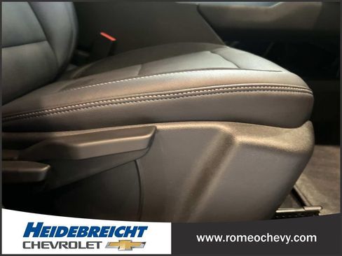 Used 2024 Chevrolet Equinox EV LT FWD image 34
