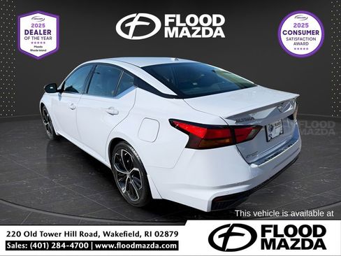 Used 2023 Nissan Altima 2.5 SR w/ SR Premium Package image 3