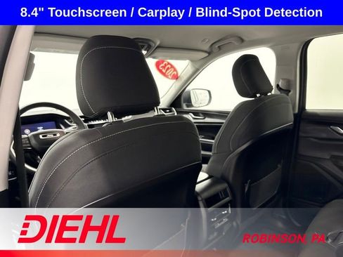 Used 2023 Jeep Grand Cherokee Laredo AWD/4WD image 17