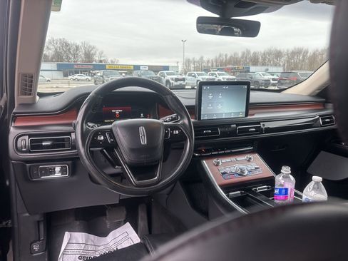 Used 2022 Lincoln Aviator Reserve w/ Equipment Group 201A image 11