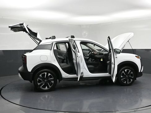 New 2026 Nissan Kicks SV w/ Cold Weather Package AWD/4WD image 33