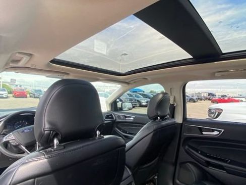 Used 2019 Ford Edge Titanium w/ Cold Weather Package AWD/4WD image 7