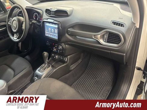 Used 2023 Jeep Renegade Latitude image 37