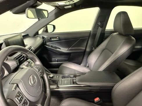 Used 2024 Lexus IS 300 F Sport RWD image 31