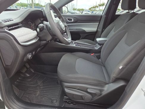Used 2025 Jeep Compass Sport AWD/4WD image 28