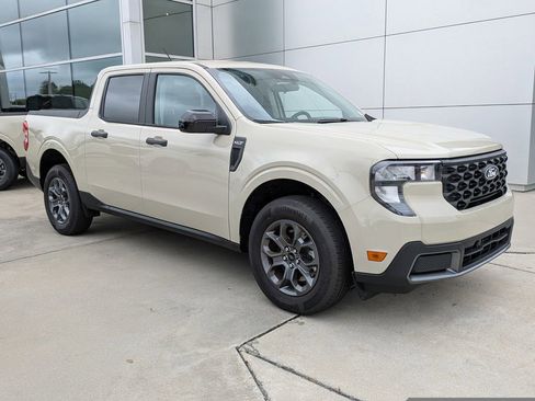 New 2025 Ford Maverick XLT w/ XLT Luxury Package image 2