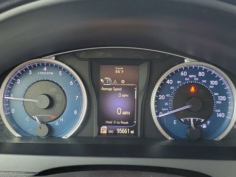 Used 2016 Toyota Camry LE image 27