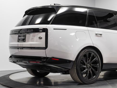 Used 2023 Land Rover Range Rover Long Wheelbase Autobiography image 14