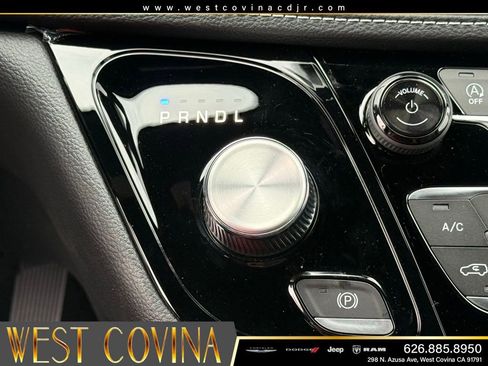 New 2026 Chrysler Pacifica Select FWD image 24