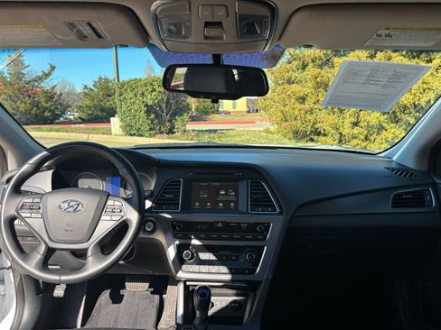 Used 2017 Hyundai Sonata Sport w/ Value Edition Package 02 image 19