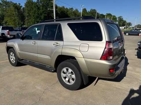 Used 2004 Toyota 4Runner SR5 AWD/4WD image 6