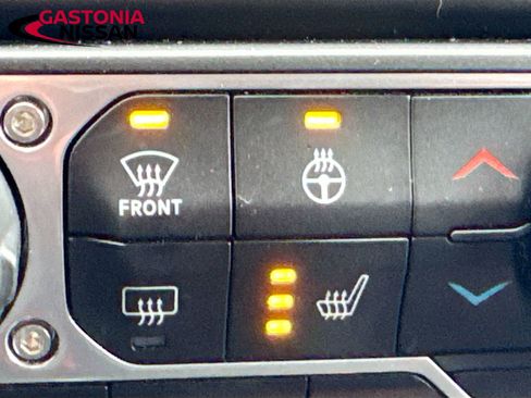 Used 2022 Jeep Gladiator Sport image 25