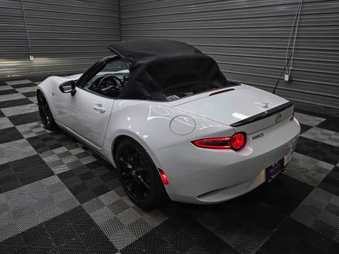Used 2019 MAZDA MX-5 Miata Club RWD image 10