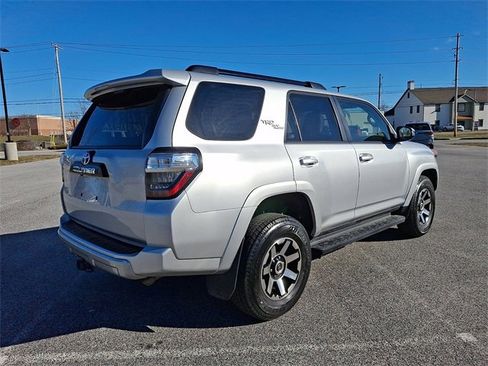 Used 2024 Toyota 4Runner TRD Off-Road Premium image 7