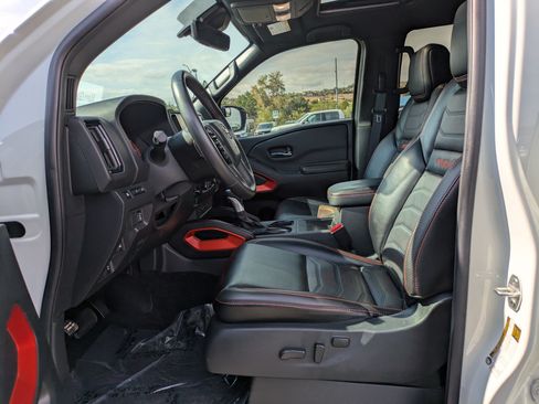 Used 2025 Nissan Frontier PRO-4X w/ Pro Premium Package AWD/4WD image 15