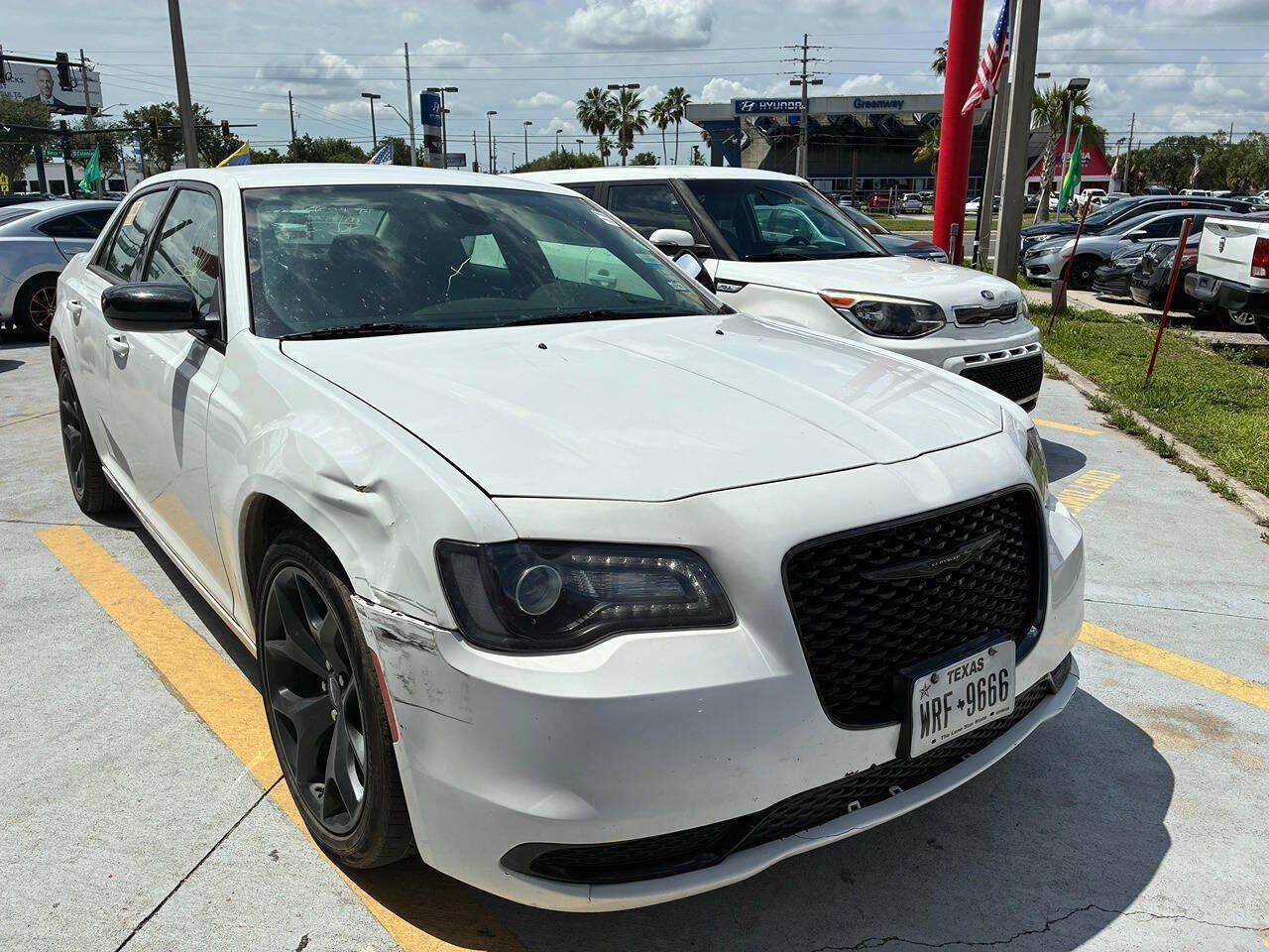 Used 2022 Chrysler 300 Touring w/ Sport Appearance Package RWD image 7