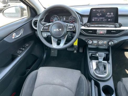Used 2022 Kia Forte LXS FWD image 8