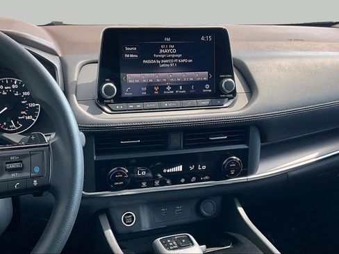 Certified 2023 Nissan Rogue SV FWD image 7