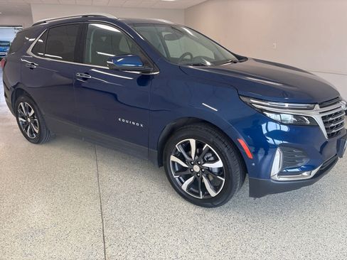 Used 2023 Chevrolet Equinox Premier FWD image 3