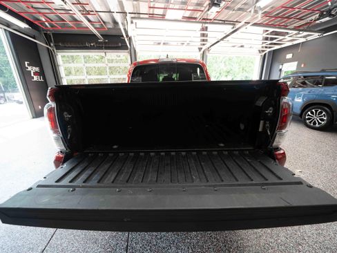 Used 2021 Toyota Tacoma TRD Sport AWD/4WD image 27