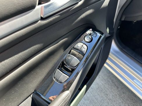 Used 2023 Nissan Altima 2.5 SV image 9