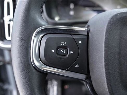 Used 2023 Volvo XC40 B5 Ultimate w/ Protection Package Premier image 14