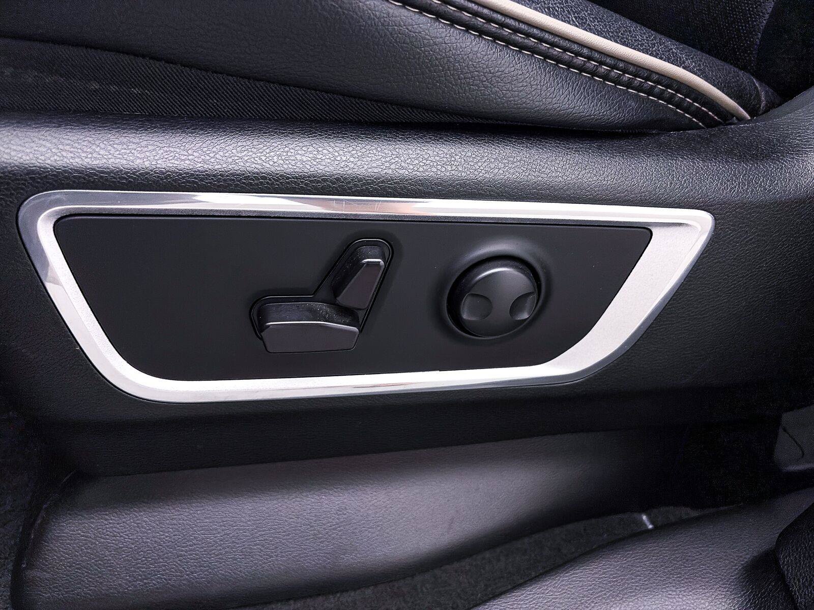 Used 2023 RAM 1500 Laramie AWD/4WD image 22