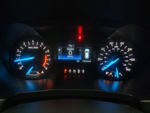 Used 2018 Ford Explorer XLT AWD/4WD image 23