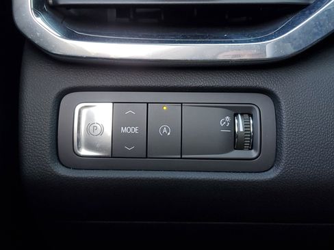 New 2025 GMC Acadia Elevation image 32