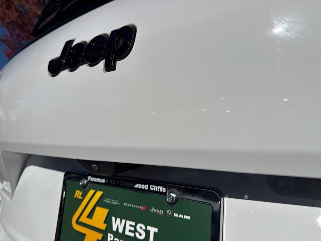 Used 2024 Jeep Grand Cherokee L Laredo AWD/4WD image 13