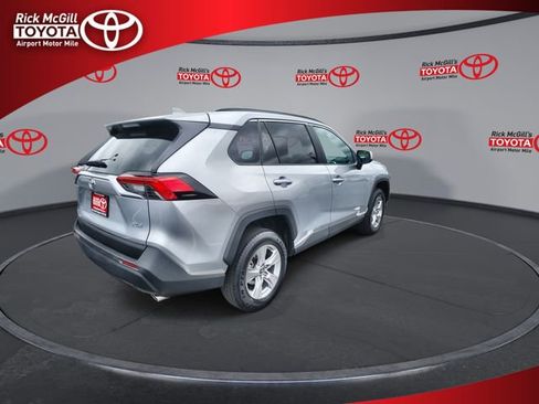 Used 2025 Toyota RAV4 XLE FWD image 8