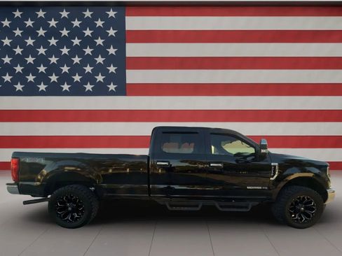 Used 2018 Ford F250 XLT w/ XLT Value Package image 4