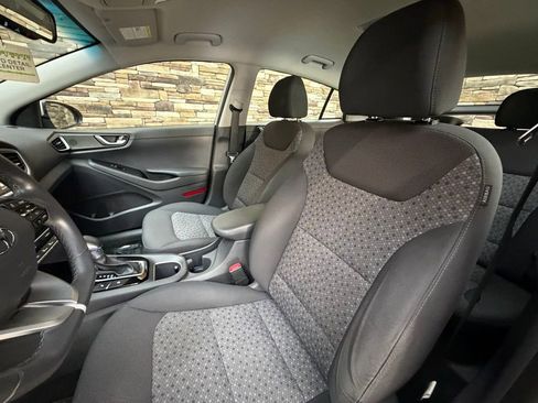 Used 2019 Hyundai Ioniq Base image 12
