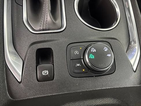 Used 2023 Chevrolet Traverse Premier w/ LPO, Floor Liner Package AWD/4WD image 8