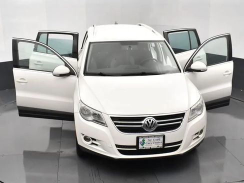 Used 2009 Volkswagen Tiguan SEL image 10