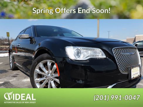 Used 2018 Chrysler 300 Limited image 1