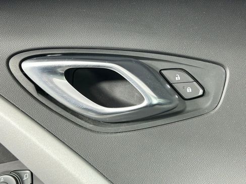 Used 2021 Chevrolet Camaro LT w/ Technology Package image 29