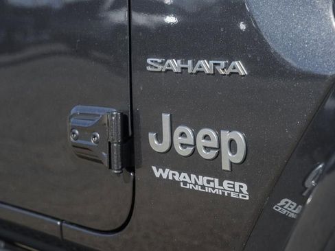 Used 2020 Jeep Wrangler Unlimited Sahara image 14